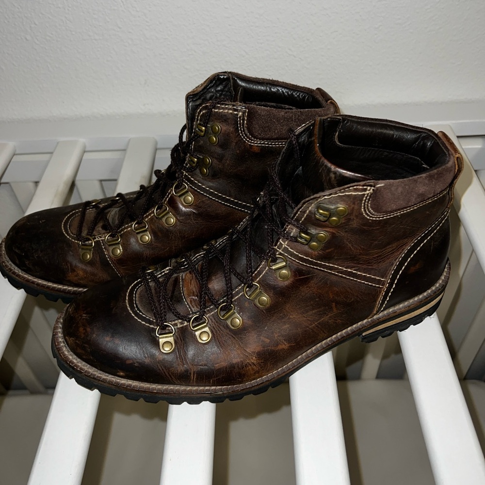 Cole Haan Calf Leather Hiking Boots - Casual Style - Excellent Condition